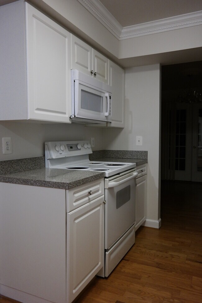 Building Photo - 5802 Bunker Woods Ln