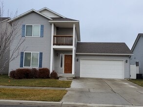Building Photo - Lovely 3 bedroom 2 bath Post Falls Home!