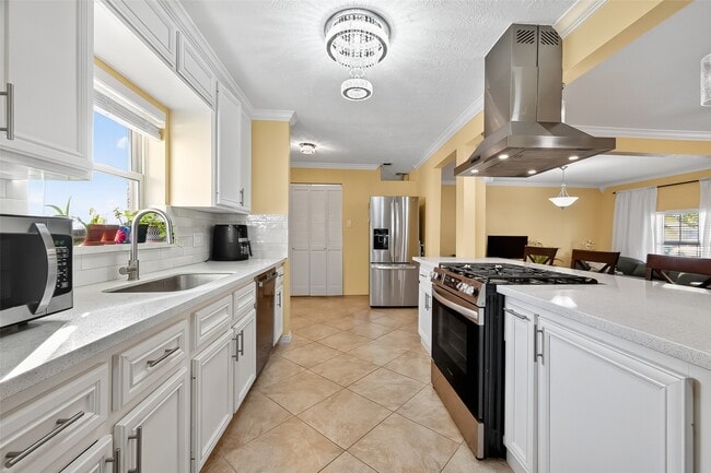 Building Photo - 138 E Rocky Creek Rd