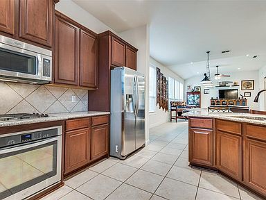 Building Photo - 3636 Treetop Dr
