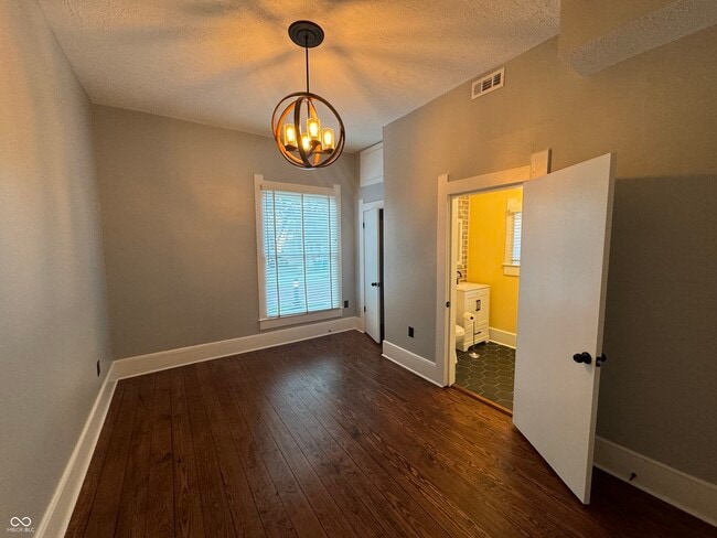 Building Photo - 449 Yandes St