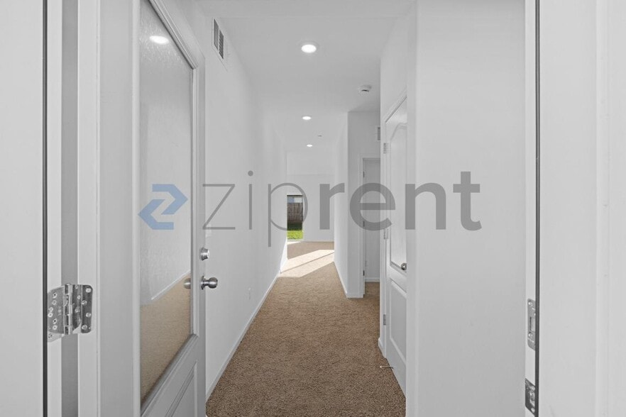 Building Photo - 10512 Santana Ln