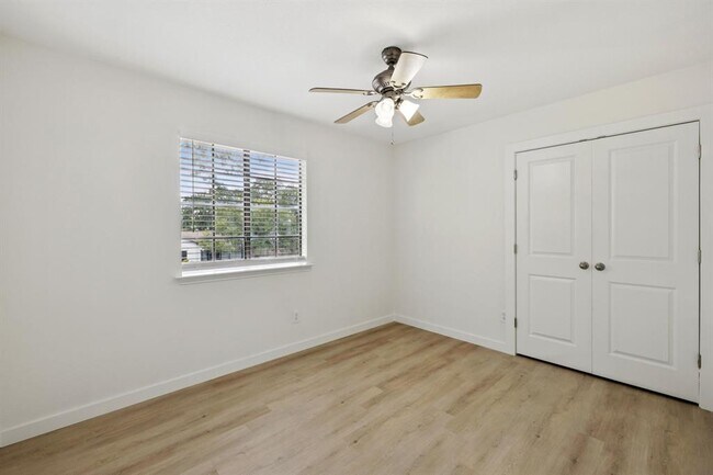 Building Photo - 2900 Sabinal Trail