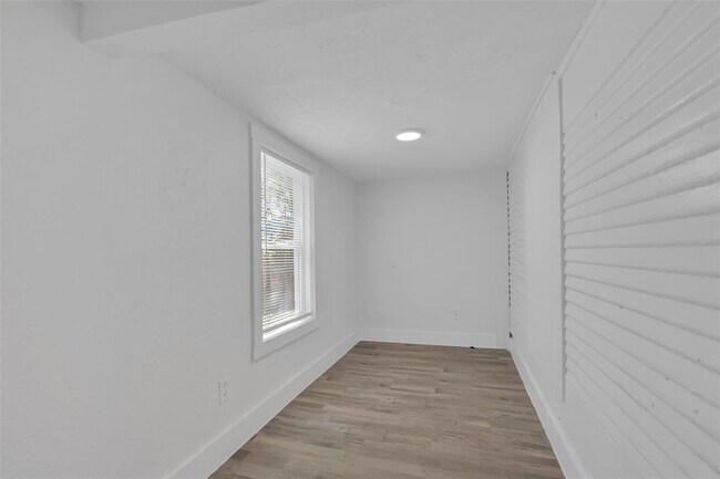 Building Photo - 3307 Broadway St