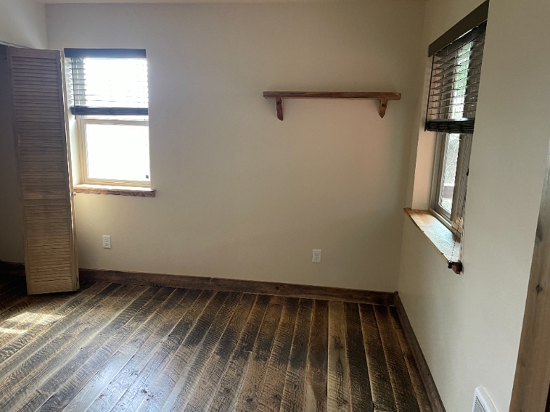 Building Photo - 6248-6243 Three Needles Ln