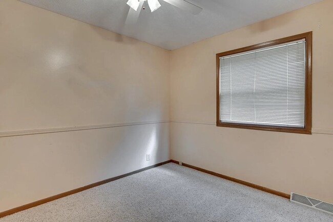 Building Photo - Beautiful Home for Rent in Omaha