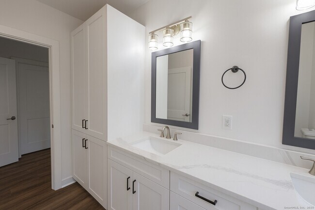 Building Photo - 138 Highland Ave