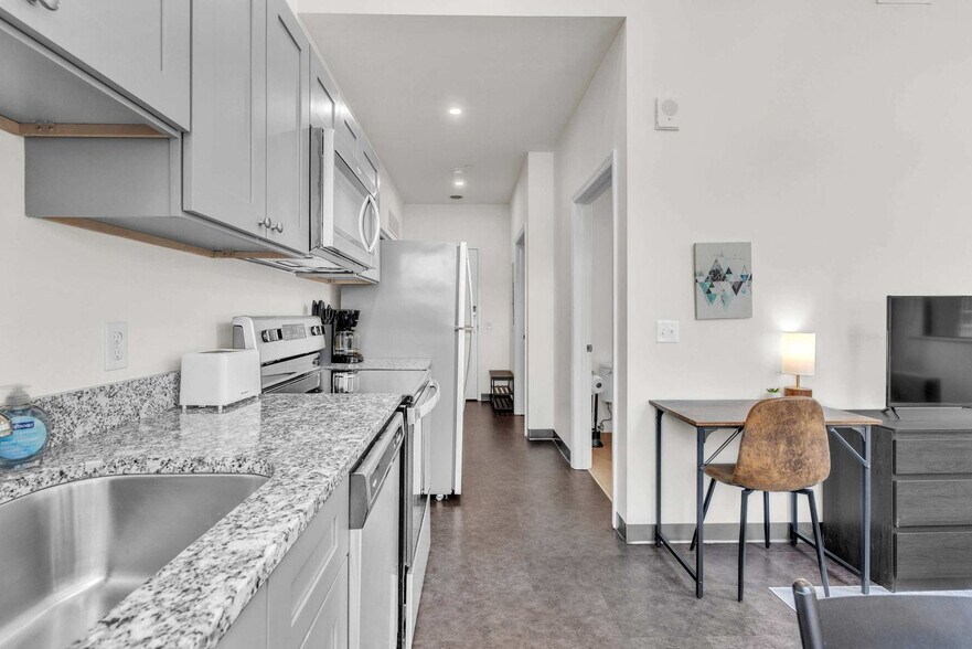 Building Photo - 800 Penn Ave