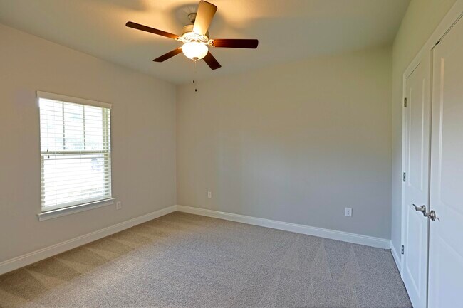 Building Photo - 9186 Sunset Dr