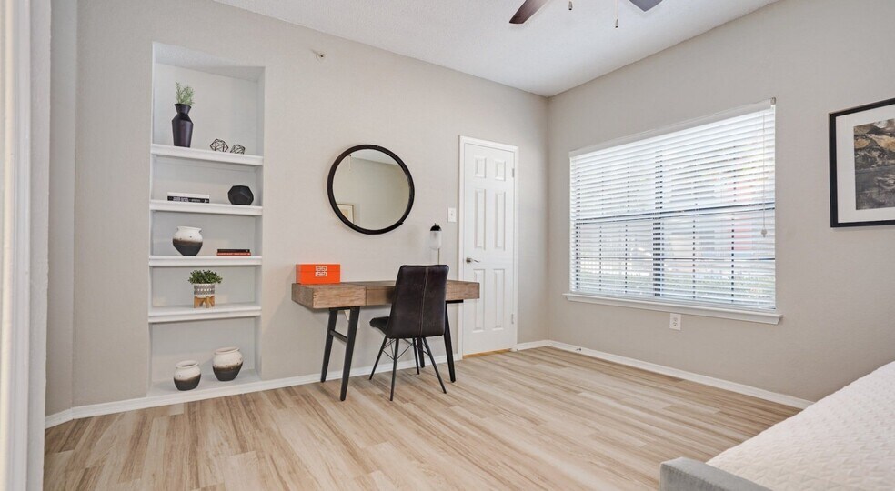 Building Photo - 14332 Montfort Dr