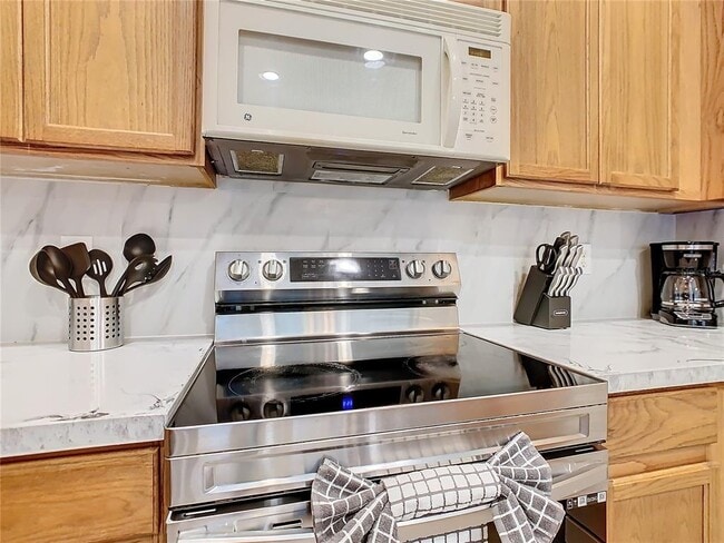 Building Photo - 2641 Old Kent Cir