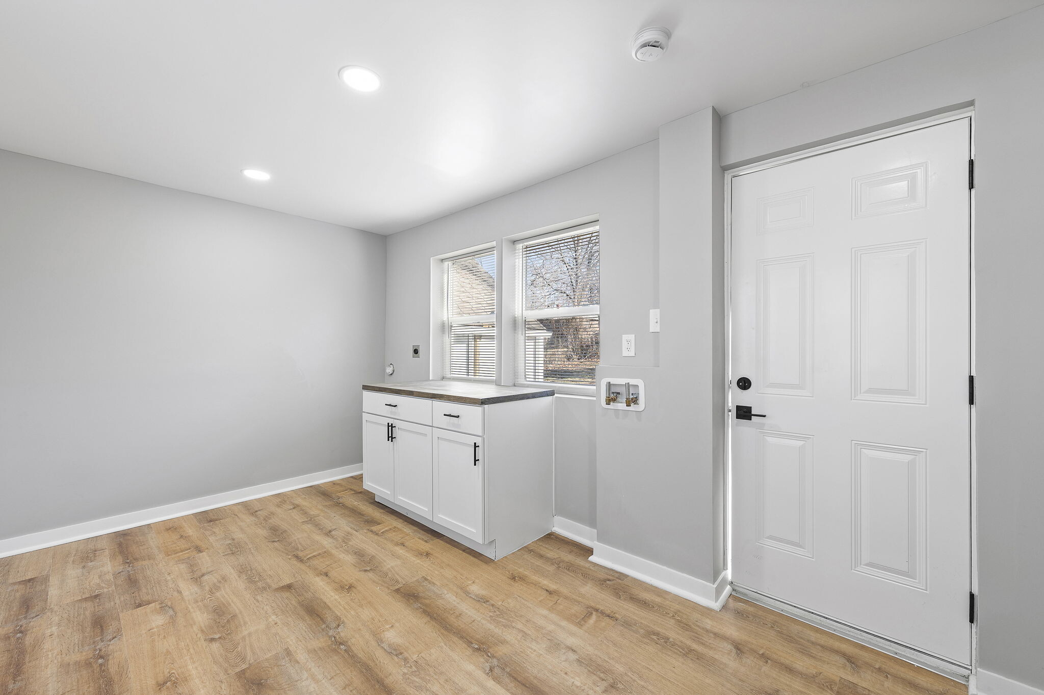 Building Photo - 5005 N Elmwood Ave