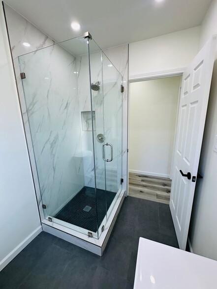 Building Photo - 3634 Caspian