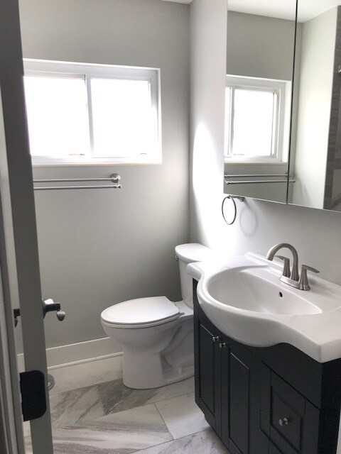 Building Photo - 626 S Main St