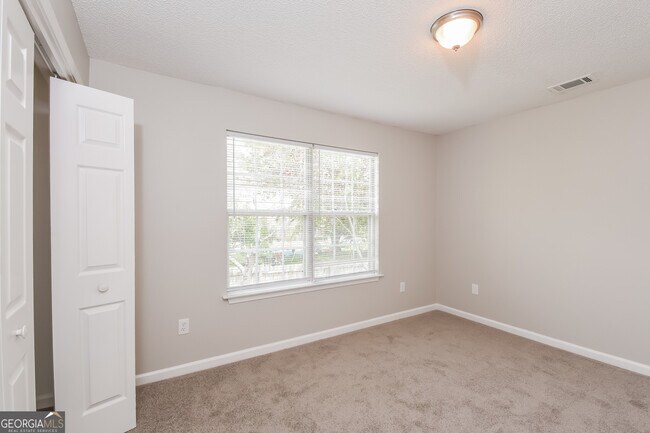 Building Photo - 412 Windstream Dr SW