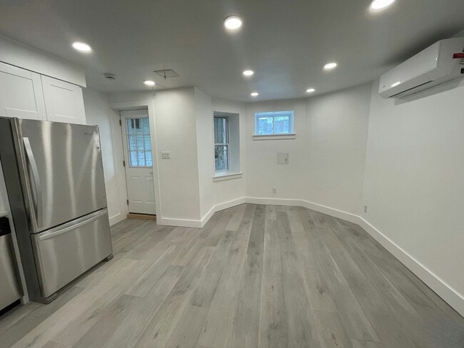 Building Photo - 3025 11th St NW