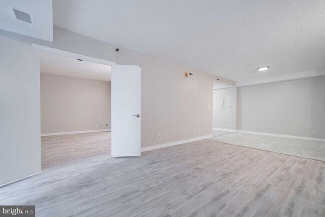 Building Photo - 5505 Seminary Rd