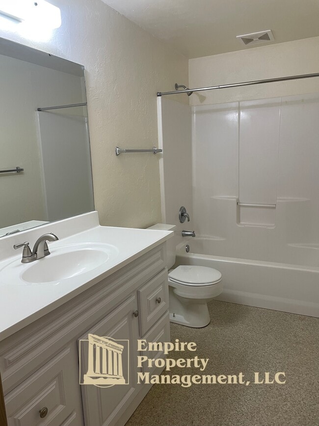 Building Photo - 3862 Pattison St