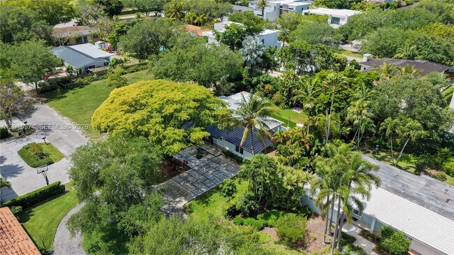 Building Photo - 7830 SW 53rd Pl