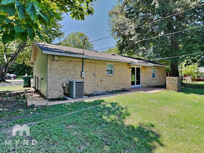 Building Photo - 1766 Whitehead Dr