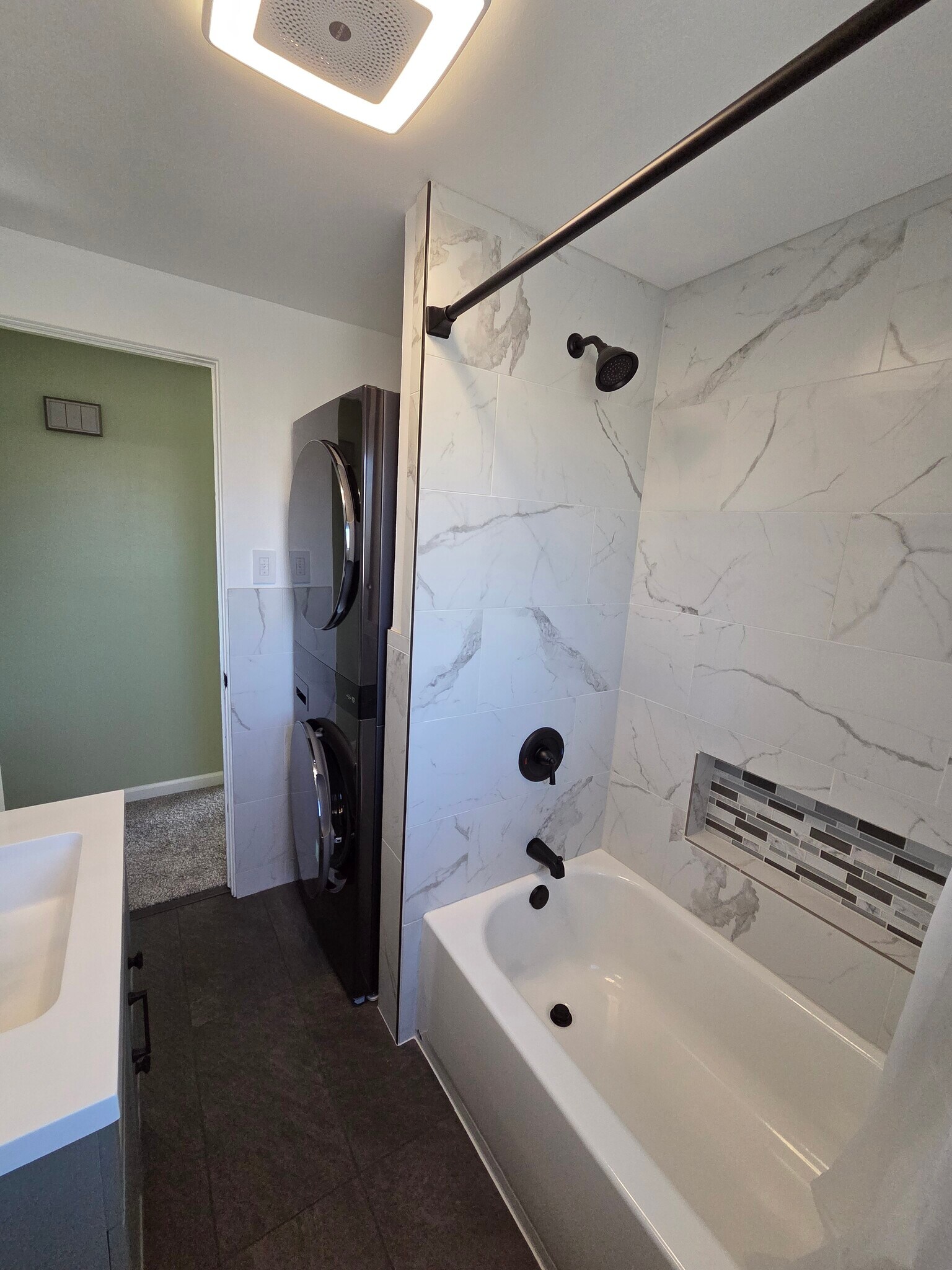 Building Photo - 1547 Hot Springs Ave