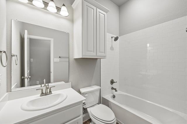 Building Photo - 1825 Tuscany Dr