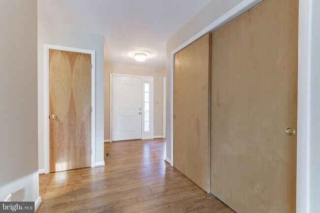 Building Photo - 109 Foxfire Dr