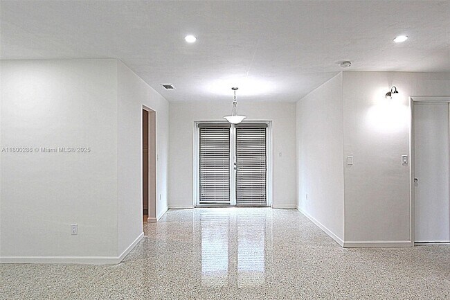 Building Photo - 6203 SW 108th Pl