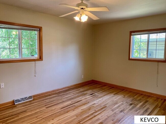 Building Photo - Awesome Four Bedroom Home by CSU Campus!