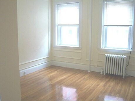 Building Photo - 203 Winthrop Rd