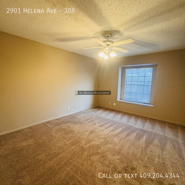 Building Photo - 2901 Helena Ave