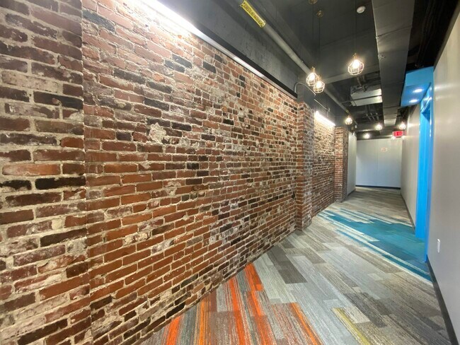 Building Photo - 83 Hanover St