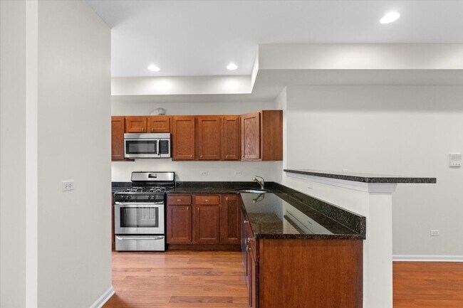 Building Photo - 7717 N Marshfield Ave