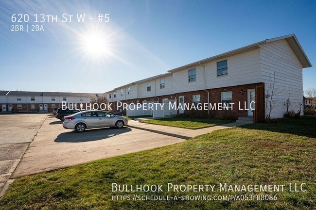 Primary Photo - 620 13th St W