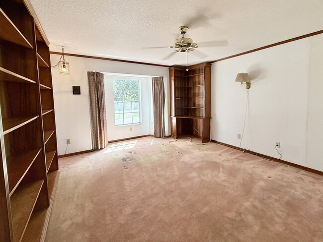 Building Photo - 124 Estates Cir