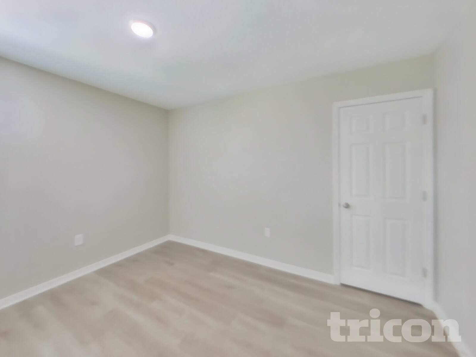 Building Photo - 5475 Summer Sunset Dr