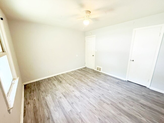 Building Photo - 3 BED 2 BATH BEAUTIFUL SINGLE FAMILY HOME