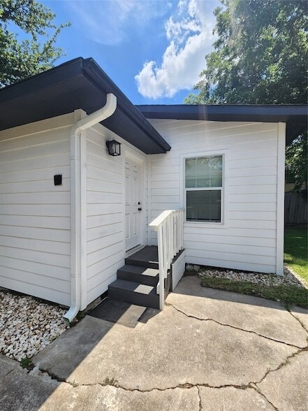 Building Photo - 3608 McIlhenny St