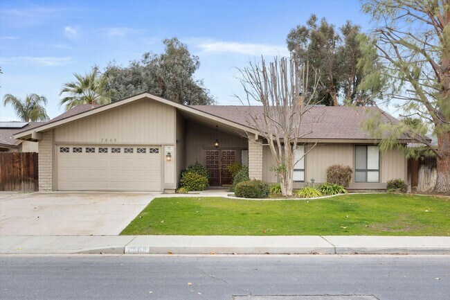 Building Photo - Beautiful Laurelglen Home with Lush Landscaping!