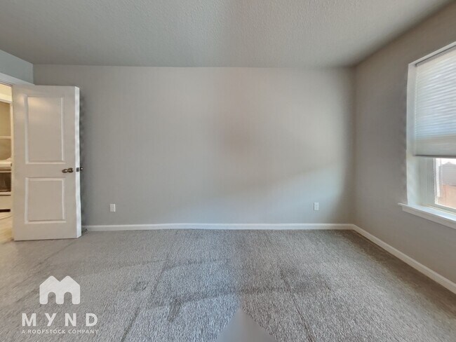 Building Photo - 4151 SE Fortress Ln