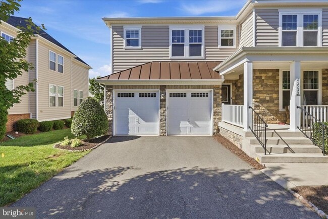 Building Photo - 42522 Stratford Landing Dr