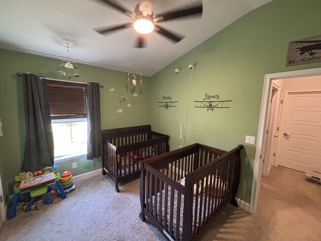 Building Photo - 9835 Olivia St