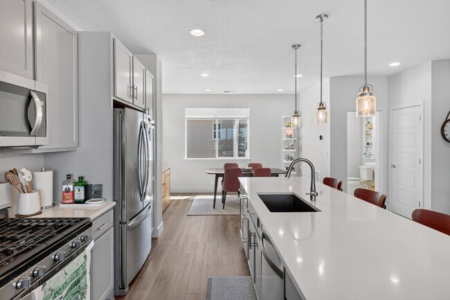 Building Photo - 2124 Alcott Way