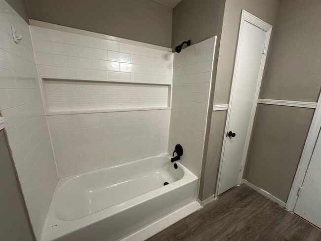 Building Photo - Updated Home with Parking in Radford