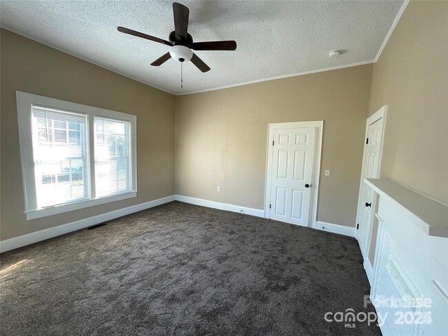 Building Photo - 1506 Wembley Dr