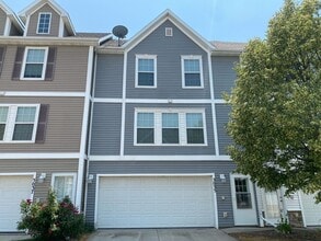 Building Photo - 3035 SW Sharmin Ln