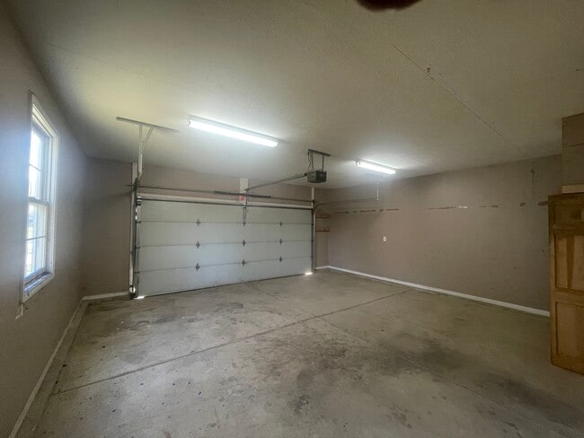 Building Photo - 1210 Senator Ln
