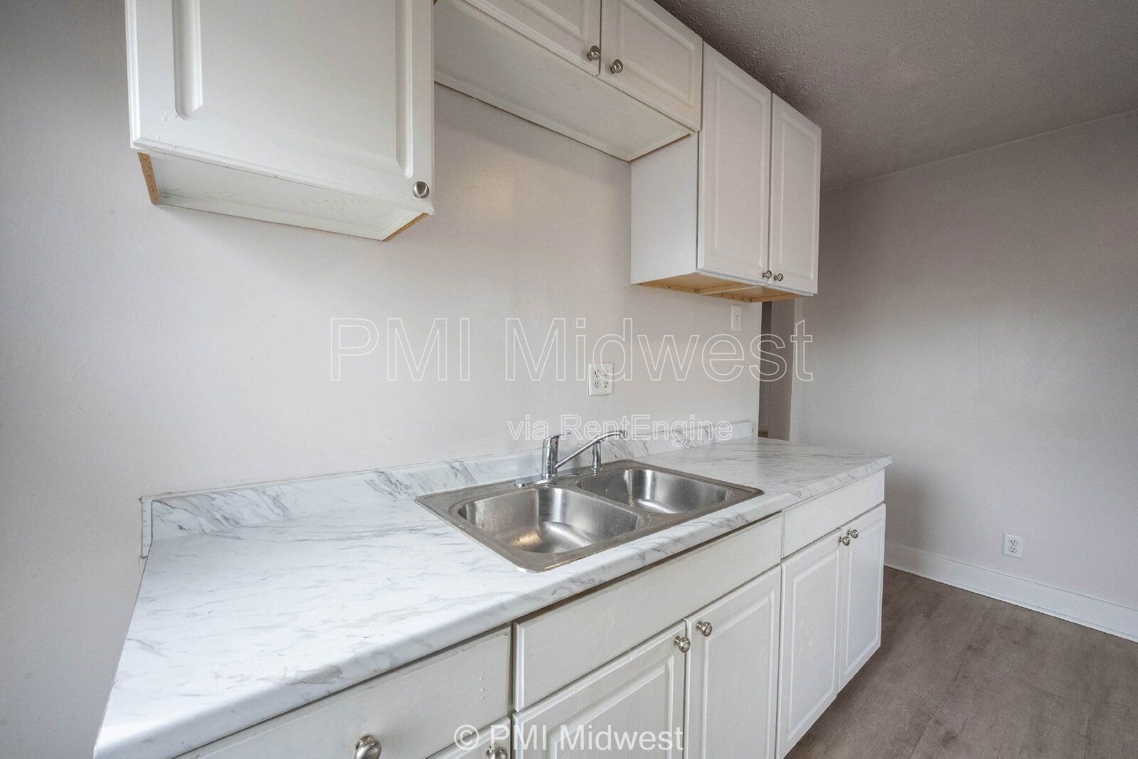 Building Photo - 2211 E New York St