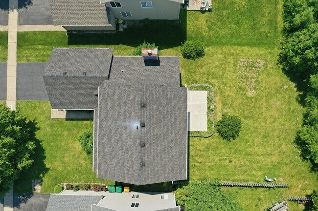 Building Photo - 21854 W Kentwood Dr