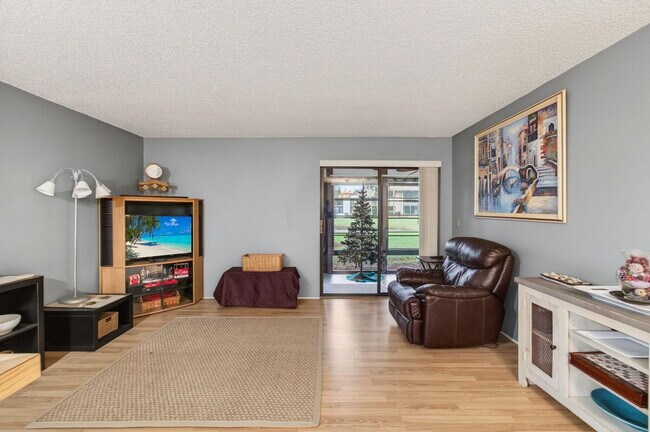 Building Photo - 15496 Lakes of Delray Blvd